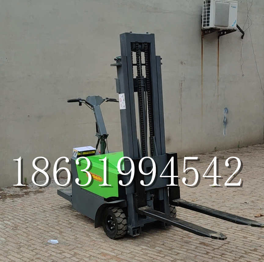 襄阳市优程全电动叉车插腿式堆高车液压装卸车1.5吨升高小型站驾式铲车